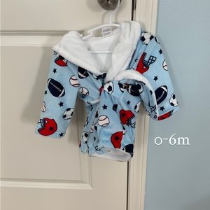 NWOT fleece hooded bathrobe